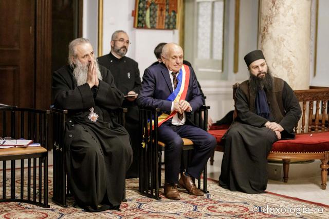 Parohia Cozmești – Colindători la Reședința Mitropolitană 2023