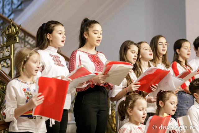Parohia Valea Adânca – Colindători la Reședința Mitropolitană 2023