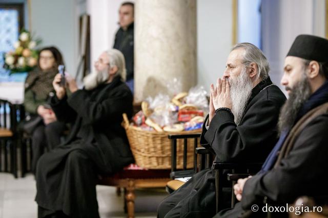 Școala Tomești, clasa a IV-a – Colindători la Reședința Mitropolitană 2023