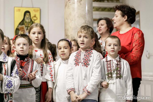 Şcoala „D.D. Pătrăşcanu” din Tomeşti – Colindători la Reședința Mitropolitană 2023
