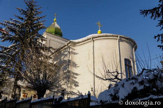 Biserici și mănăstiri din Iași sub zăpadă