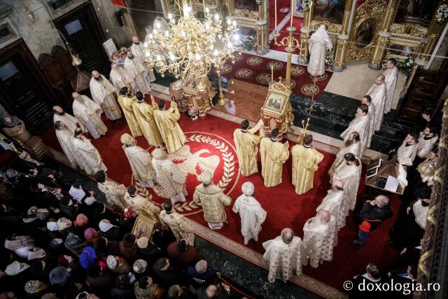 (Foto) Liturghie arhierească praznicul Întâmpinării Domnului, la Catedrala Mitropolitană din Iași 2024