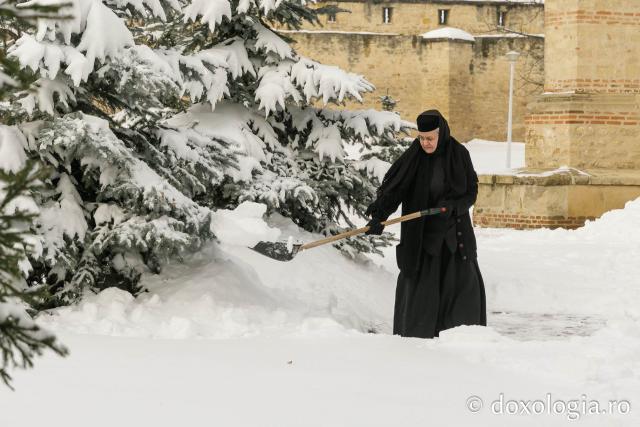 Mănăstirea Galata iarna