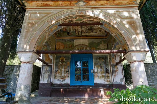 (Foto) Pași de pelerin la Mănăstirea Hilandar – Athos