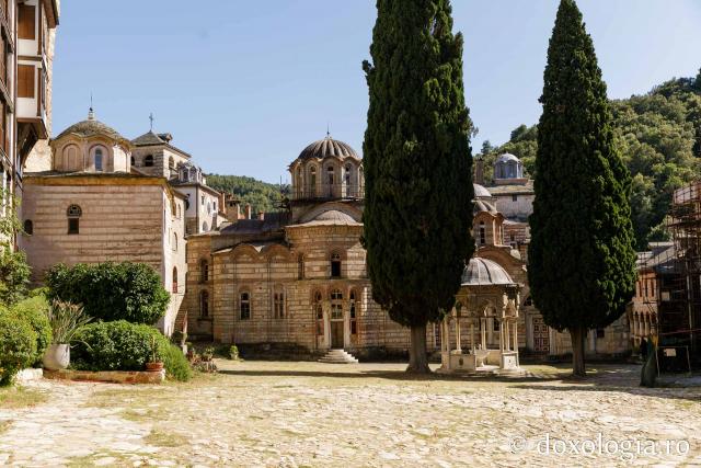 (Foto) Pași de pelerin la Mănăstirea Hilandar – Athos