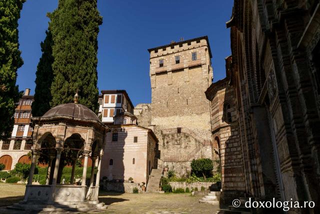 (Foto) Pași de pelerin la Mănăstirea Hilandar – Athos