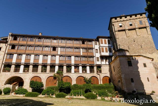 (Foto) Pași de pelerin la Mănăstirea Hilandar – Athos