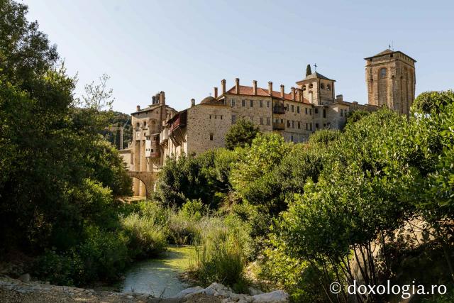 (Foto) Pași de pelerin la Mănăstirea Hilandar – Athos