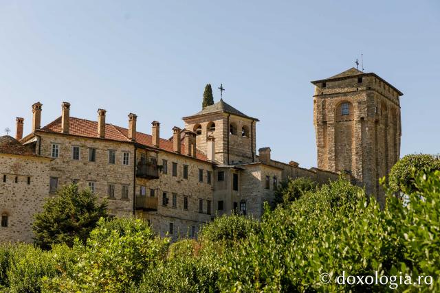 (Foto) Pași de pelerin la Mănăstirea Hilandar – Athos