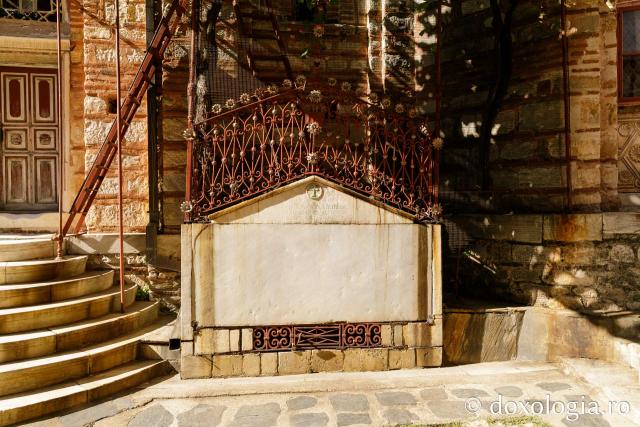(Foto) Pași de pelerin la Mănăstirea Hilandar – Athos