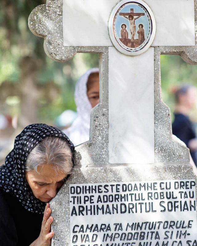Mormântul părintelui Sofian Boghiu / sursa foto - basilica.ro
