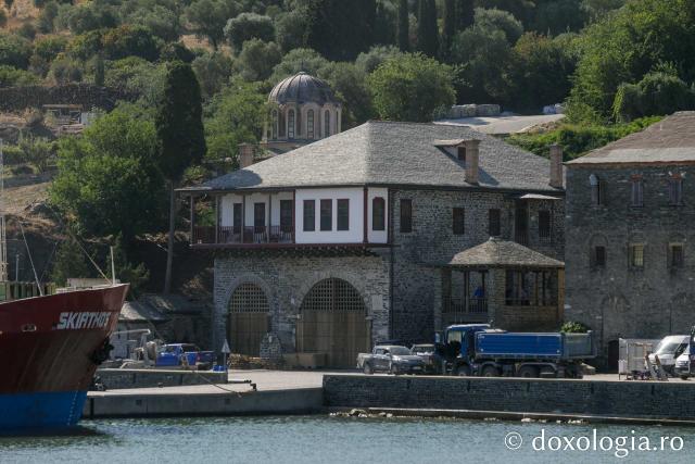 Călătorie pe mare în partea de nord-est a Sfântului Munte Athos