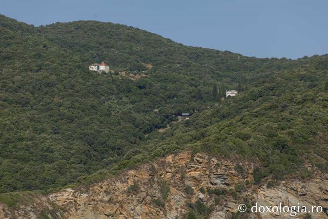 Sihăstria Colciu văzută de pe mare