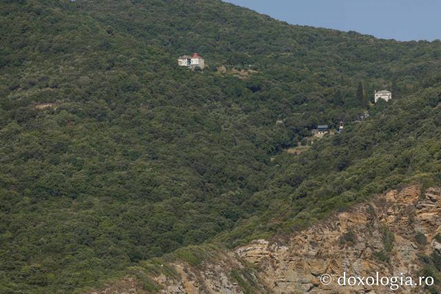 Sihăstria Colciu văzută de pe mare