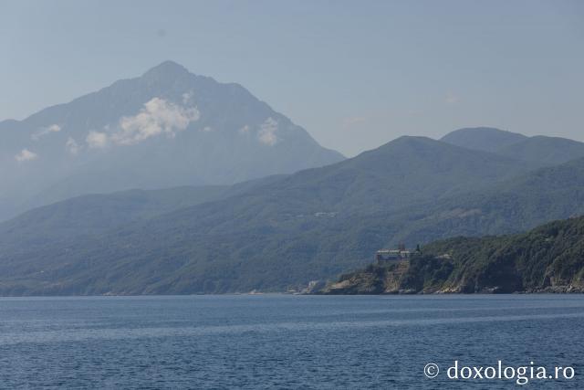 Călătorie pe mare în partea de nord-est a Sfântului Munte Athos