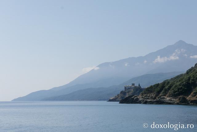 Călătorie pe mare în partea de nord-est a Sfântului Munte Athos