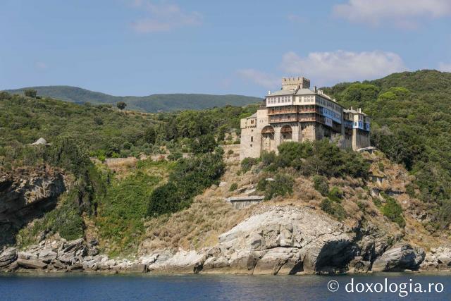 Călătorie pe mare în partea de nord-est a Sfântului Munte Athos