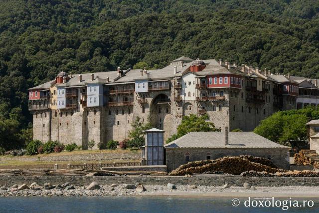 Călătorie pe mare în partea de nord-est a Sfântului Munte Athos