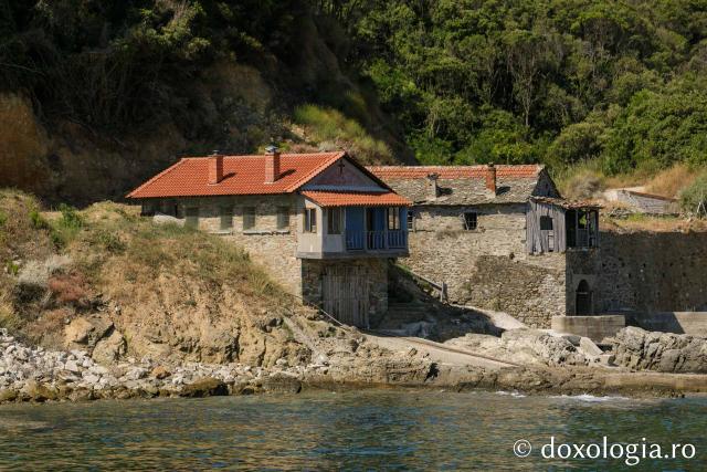 Călătorie pe mare în partea de nord-est a Sfântului Munte Athos