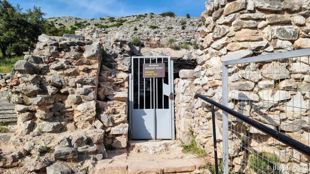 Închisoarea unde a stat închis Sfântul Apostol Pavel – Cetatea Filipi