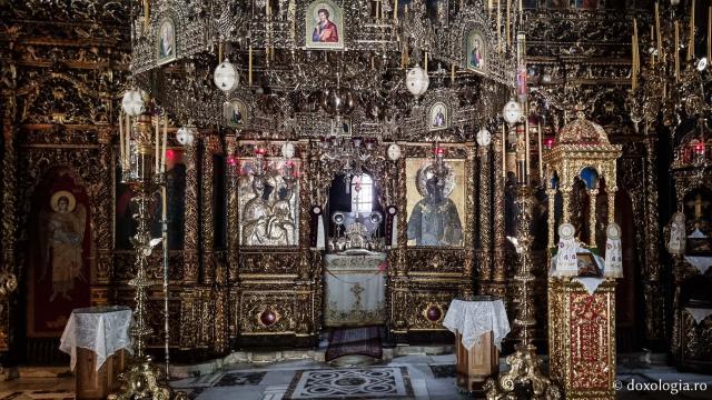 Icoana făcătoare de minuni a Maicii Domnului de la Mănăstirea Ikosifinissa