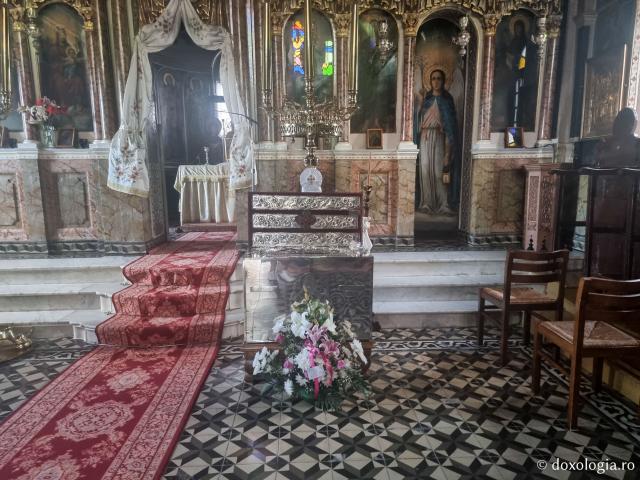 Moaștele Sfântului Cuvios Antim din Chios