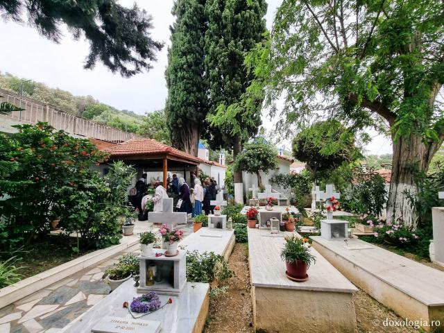 Cimitirul Mănăstirii „Sfântul Rafail” din Insula Lesvos