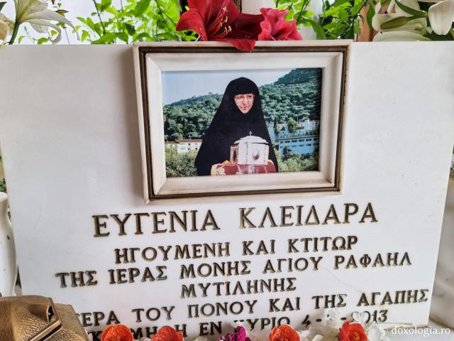 Mormântul Stareței Evghenia – monahia care a construit Mănăstirea „Sfântul Mucenic Rafail” din Insula Lesvos