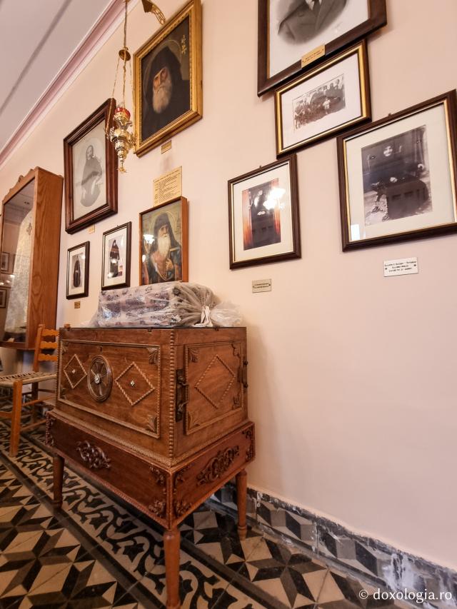 Colecție de obiecte și fotografii ale Sfântului Cuvios Antim din Chios