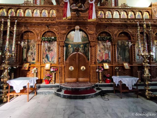 Pași de pelerin la moaștele Sfântului Ierarh Grigorie Teologul în Nea Karvali, Grecia