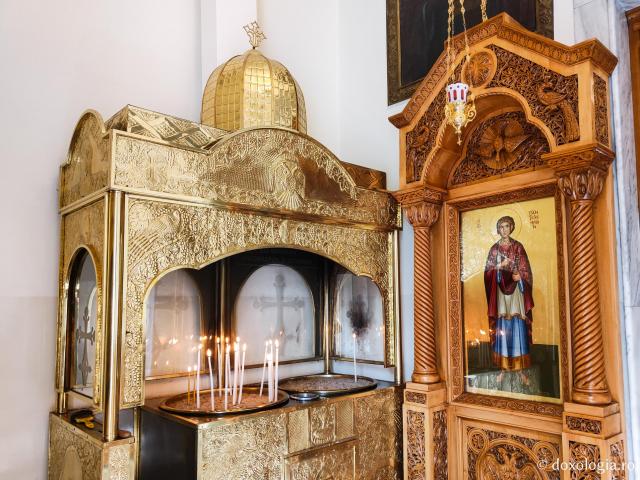 Pași de pelerin la moaștele Sfântului Ierarh Grigorie Teologul în Nea Karvali, Grecia