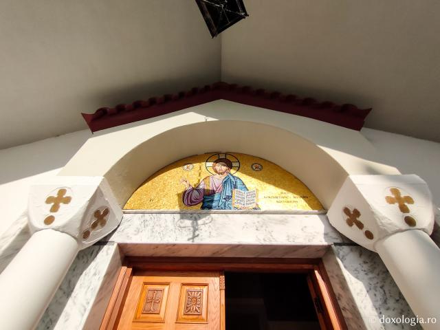 Pași de pelerin la moaștele Sfântului Ierarh Grigorie Teologul în Nea Karvali, Grecia