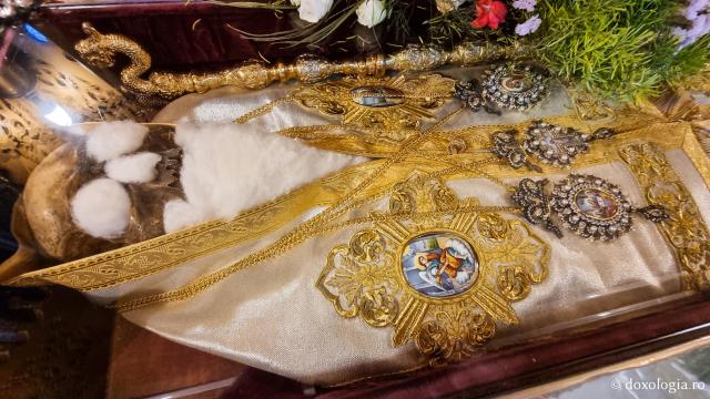 Moaștele Sfântului Ierarh Grigorie Teologul în Nea Karvali, Grecia
