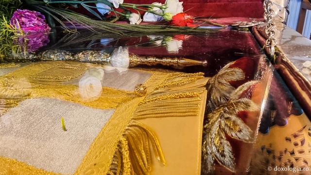 Moaștele Sfântului Ierarh Grigorie Teologul în Nea Karvali, Grecia
