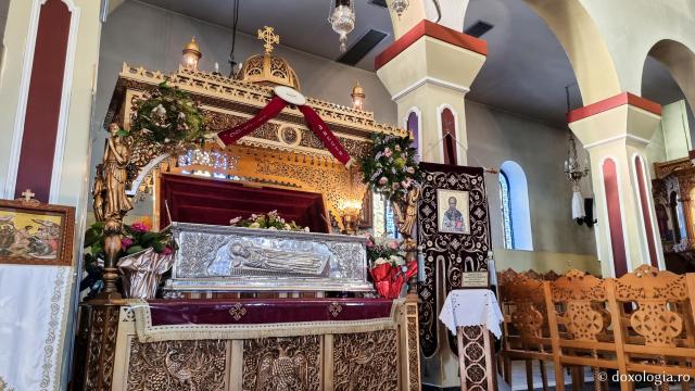Moaștele Sfântului Ierarh Grigorie Teologul în Nea Karvali, Grecia