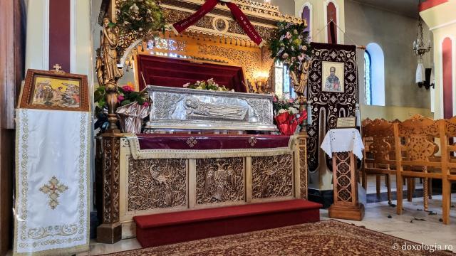 Moaștele Sfântului Ierarh Grigorie Teologul în Nea Karvali, Grecia