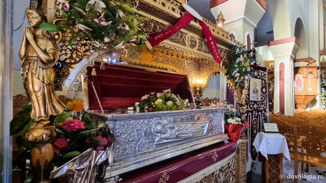 Moaștele Sfântului Ierarh Grigorie Teologul în Nea Karvali, Grecia