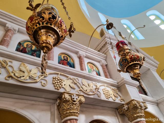 Katholikonul Mănăstirii „Sfinților Părinți” din Insula Chios, Grecia