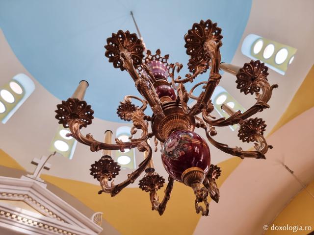 Pași de pelerin la Mănăstirea „Sfinților Părinți” din Insula Chios, Grecia / Foto: Monah Sofian - Mănăstirea Sihla Pași de pelerin la Mănăstirea „Sfinților Părinți” din Insula Chios, Grecia