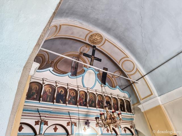 Locul martiriului Sfântului Isidor din Chios - Biserica Sfântului Mucenic din Neochori / Foto: Magda Buftea Locul martiriului Sfântului Isidor din Chios - Biserica Sfântului Mucenic din Neochori