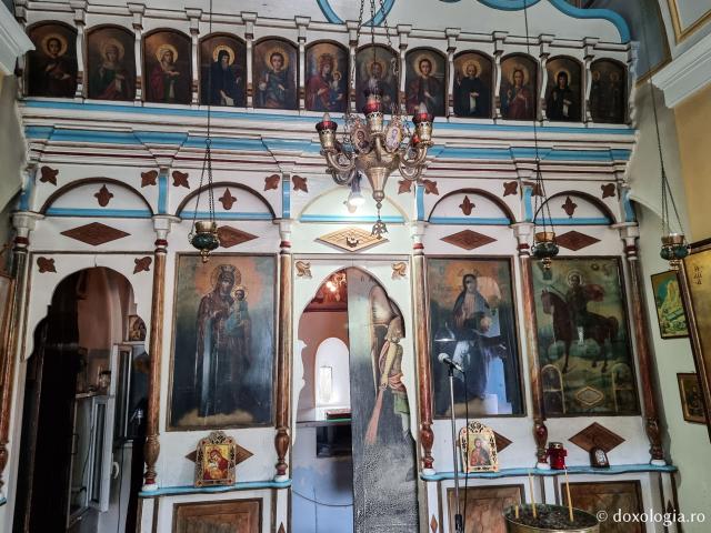 Locul martiriului Sfântului Isidor din Chios - Biserica Sfântului Mucenic din Neochori / Foto: Magda Buftea Locul martiriului Sfântului Isidor din Chios - Biserica Sfântului Mucenic din Neochori
