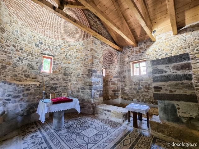 Biserica paleocreștină din Chios unde au fost înmormântați Sfântul Mucenic Isidor și Sfânta Muceniță Miropi / Foto: Magda Buftea Biserica paleocreștină din Chios unde au fost înmormântați Sfântul Mucenic Isidor și Sfânta Muceniță Miropi