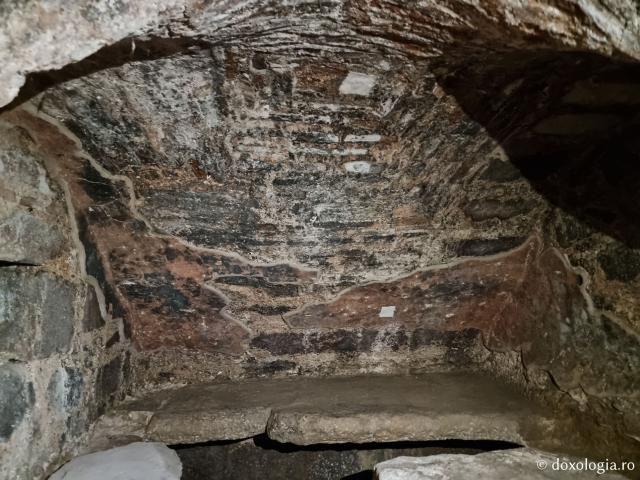 Cripta unde au fost înmormântați Sfinții Isidor și Miropi - Biserica paleocreștină din Chios unde au fost înmormântați Sfântul Mucenic Isidor și Sfânta Muceniță Miropi