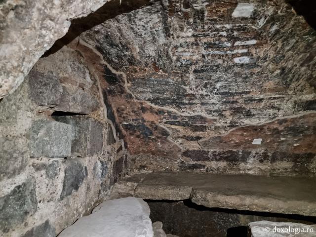 Cripta unde au fost înmormântați Sfinții Isidor și Miropi - Biserica paleocreștină din Chios unde au fost înmormântați Sfântul Mucenic Isidor și Sfânta Muceniță Miropi