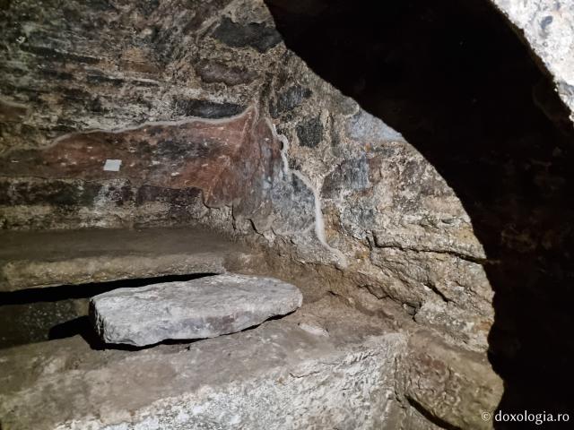 Cripta unde au fost înmormântați Sfinții Isidor și Miropi - Biserica paleocreștină din Chios unde au fost înmormântați Sfântul Mucenic Isidor și Sfânta Muceniță Miropi