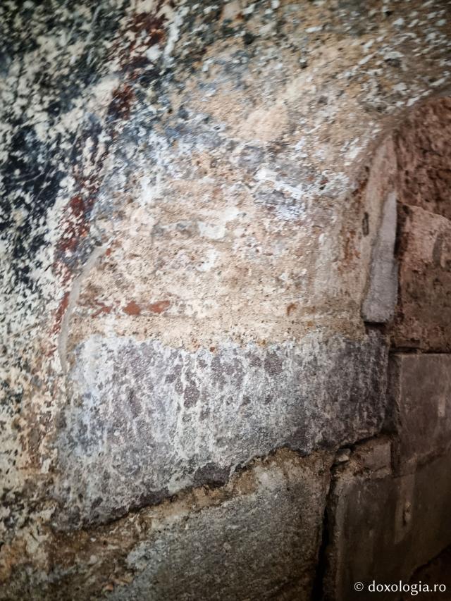 Cripta unde au fost înmormântați Sfinții Isidor și Miropi - Biserica paleocreștină din Chios unde au fost înmormântați Sfântul Mucenic Isidor și Sfânta Muceniță Miropi