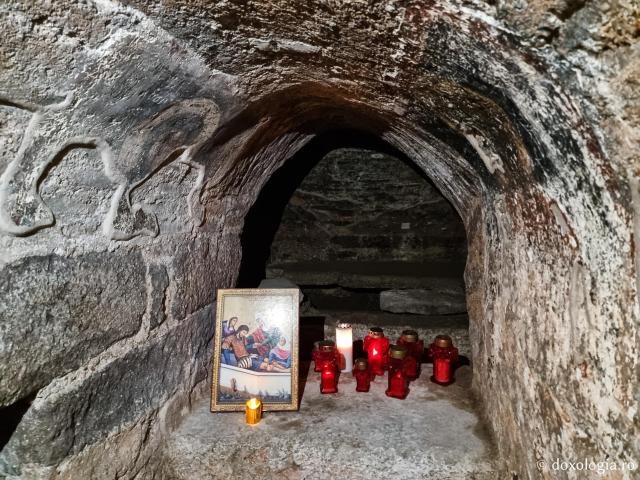 Cripta unde au fost înmormântați Sfinții Isidor și Miropi - Biserica paleocreștină din Chios unde au fost înmormântați Sfântul Mucenic Isidor și Sfânta Muceniță Miropi