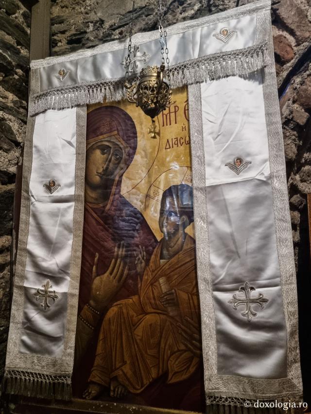 Biserica Osios David din Tesalonic – renumită pentru mozaicul din absida centrală ce reprezintă Vedenia lui Iezechiel / Foto: Magda Buftea Maica Domnului - Biserica Osios David din Tesalonic – renumită pentru mozaicul din absida centrală ce reprezintă Vedenia lui Iezechiel