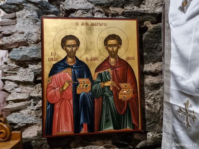 Sfinții Cosma și Damian - Biserica Osios David din Tesalonic –  renumită pentru mozaicul din absida centrală ce reprezintă Vedenia lui Iezechiel