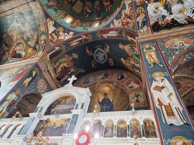 Biserica „Sfântul Ioan Teologul” din Chios